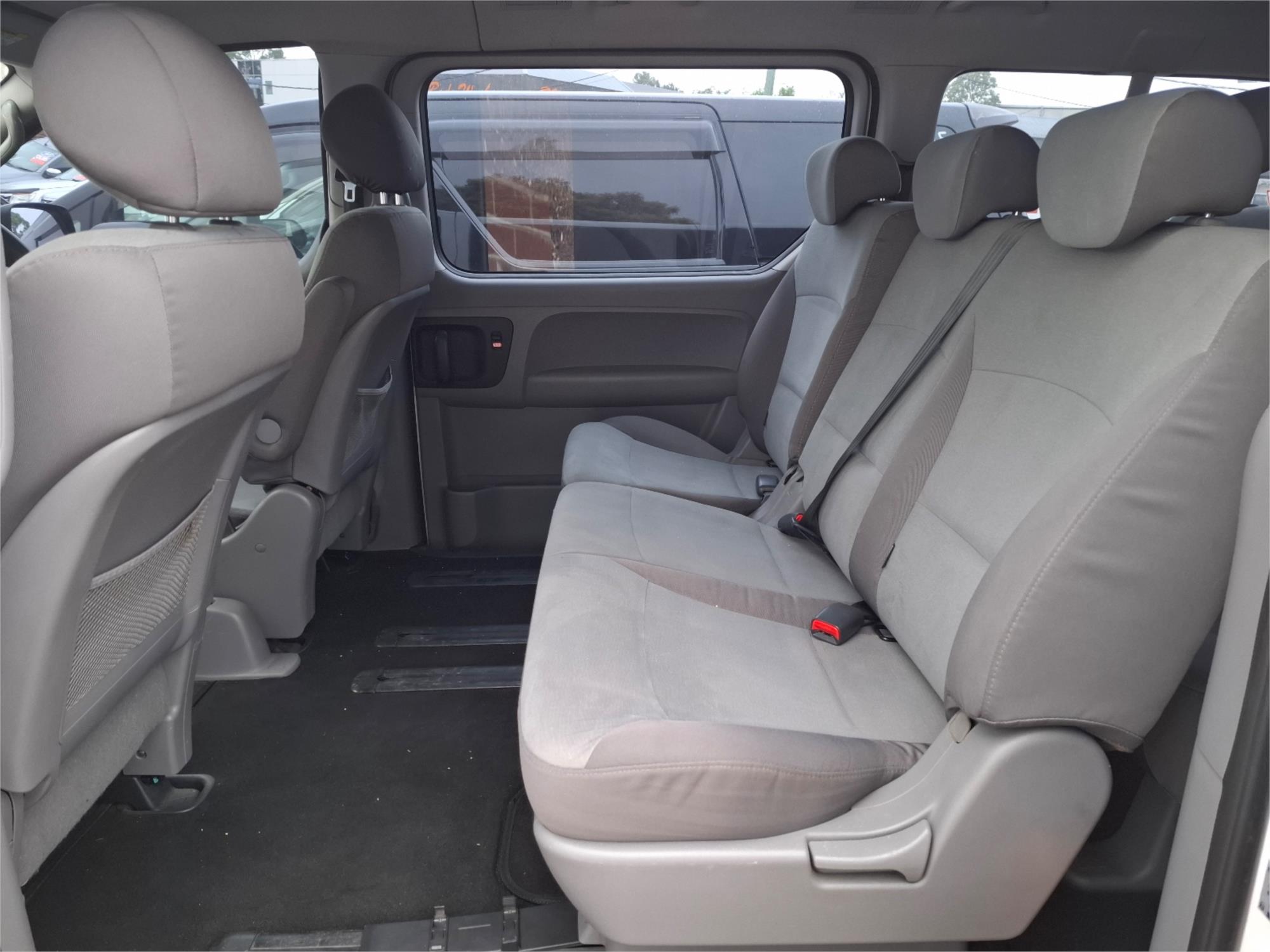 2012 HYUNDAI iMAX TQ-W AUTOMATIC VAN