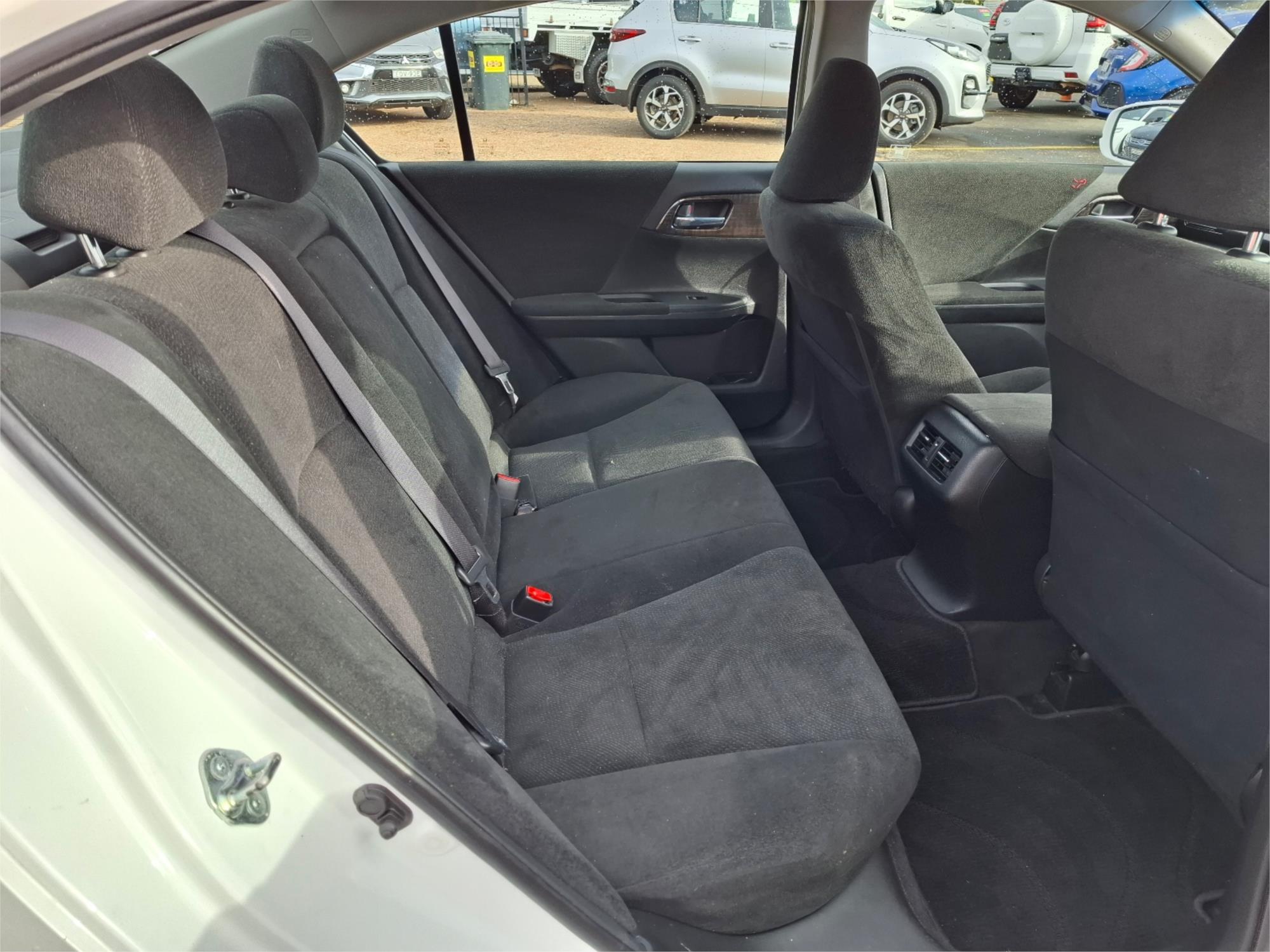 2013 HONDA ACCORD 60 VTi-S 5 SP AUTOMATIC 4D SEDAN