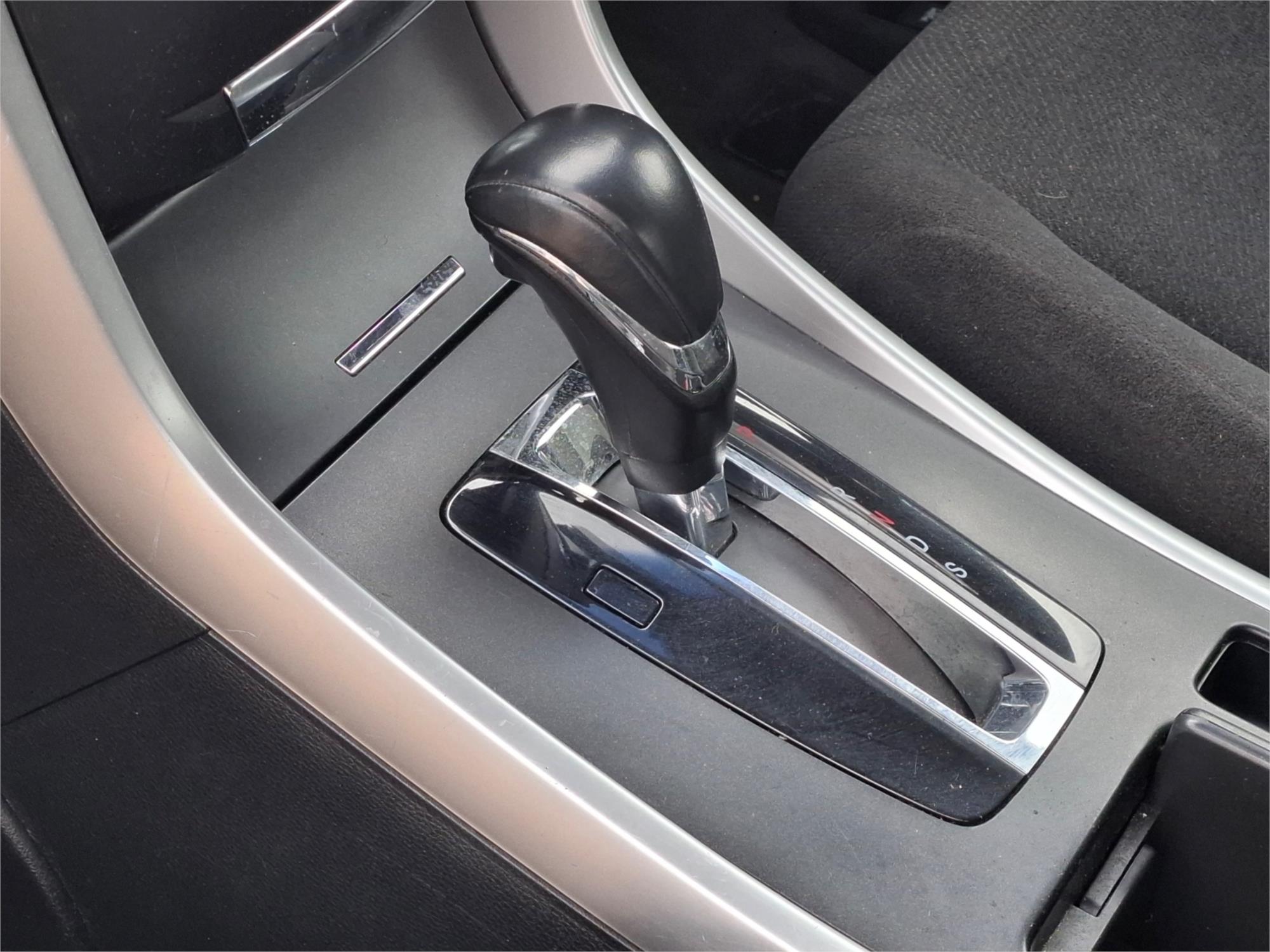 2013 HONDA ACCORD 60 VTi-S 5 SP AUTOMATIC 4D SEDAN