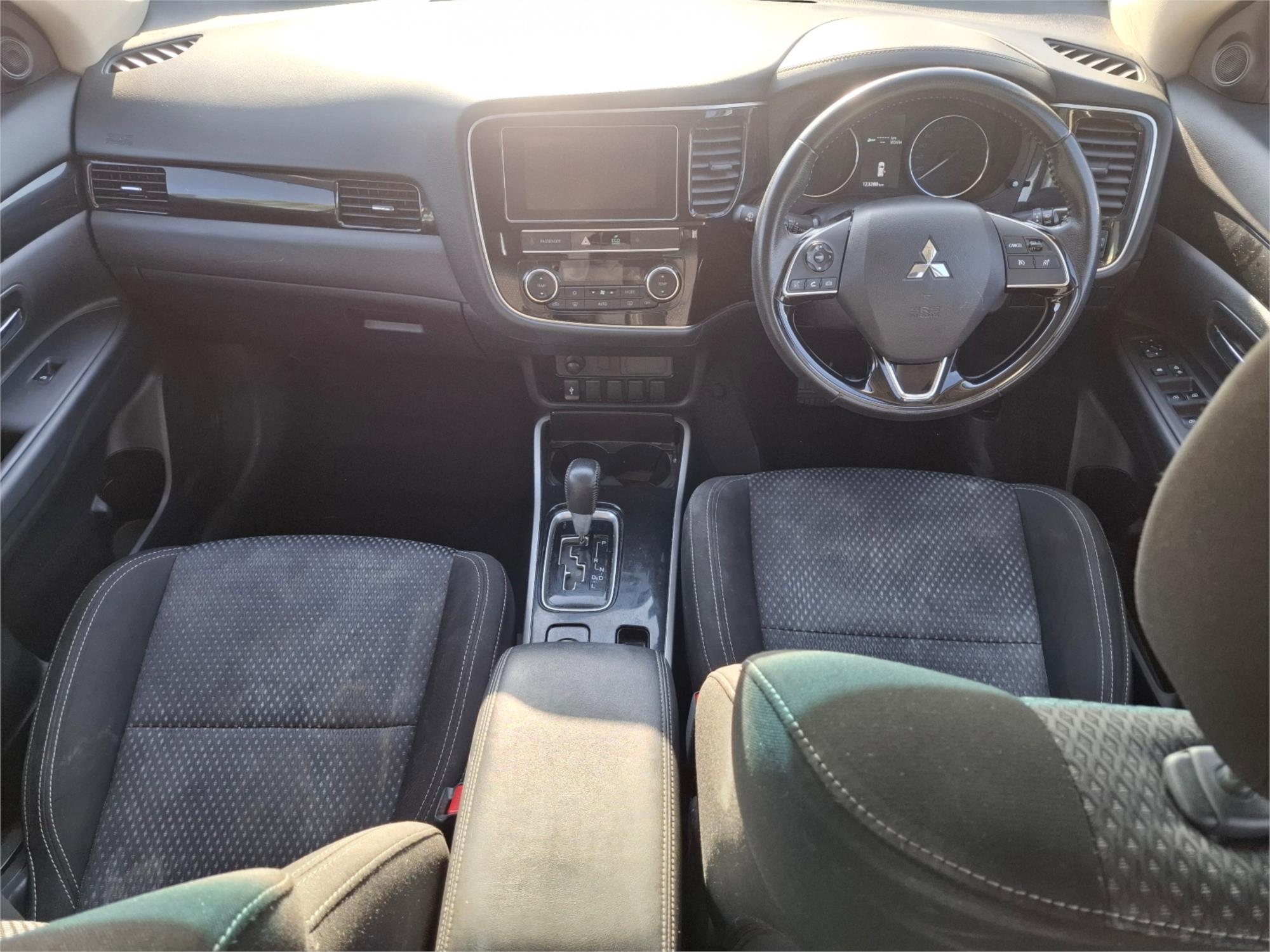 2019 MITSUBISHI OUTLANDER ZL MY19 ES 7 SEAT (2WD) CONTINUOUS VARIABLE 4D WAGON