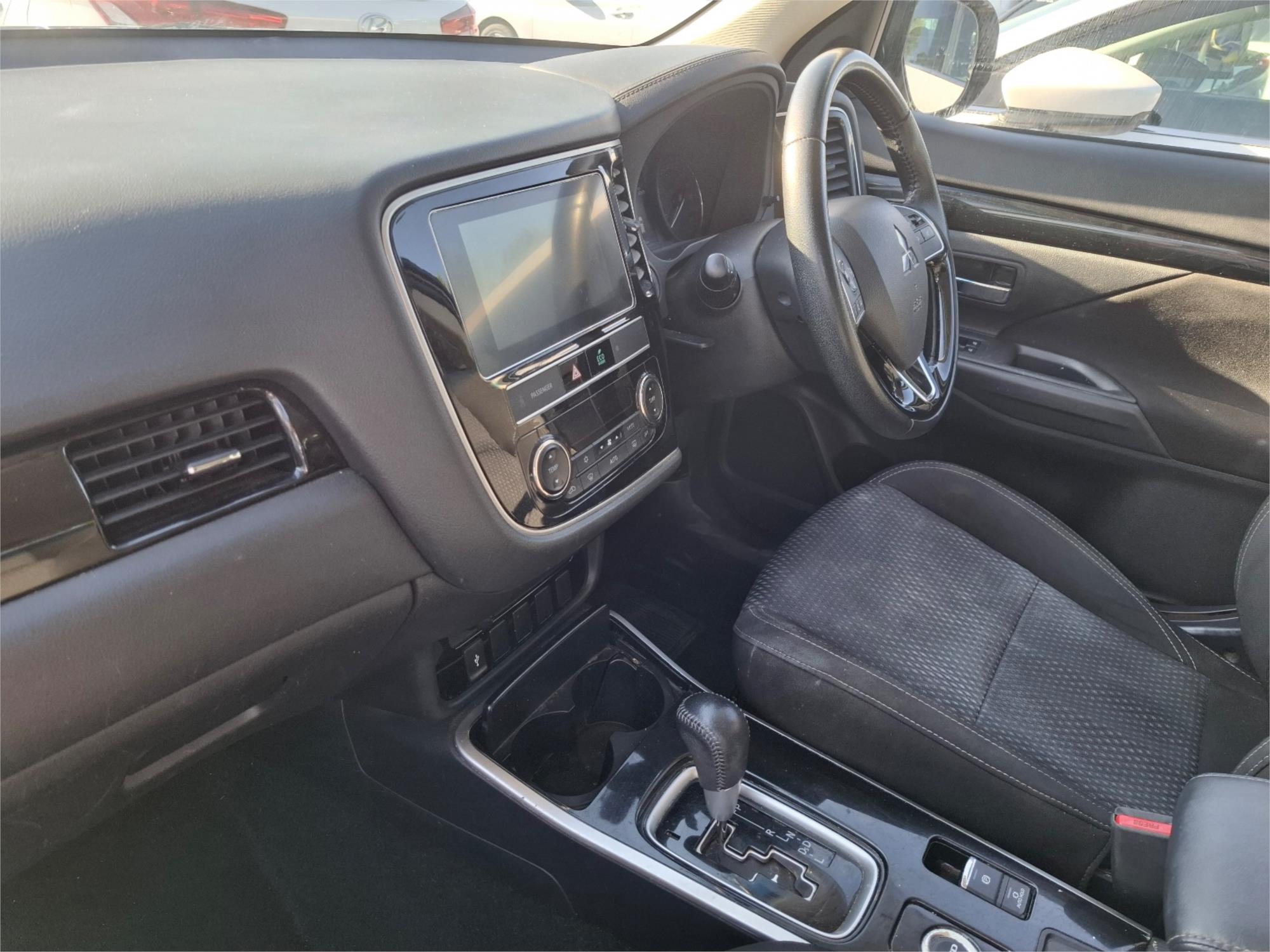 2019 MITSUBISHI OUTLANDER ZL MY19 ES 7 SEAT (2WD) CONTINUOUS VARIABLE 4D WAGON
