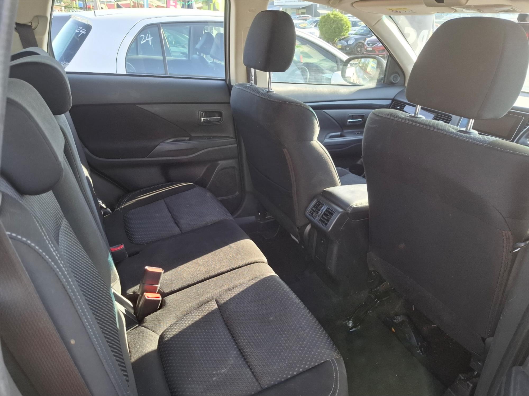 2019 MITSUBISHI OUTLANDER ZL MY19 ES 7 SEAT (2WD) CONTINUOUS VARIABLE 4D WAGON