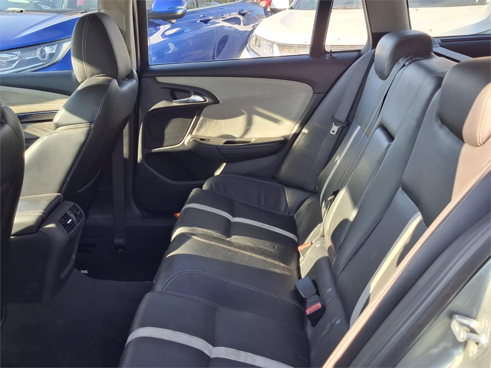 2013 HOLDEN CALAIS VF V 6 SP AUTOMATIC 4D SPORTWAGON