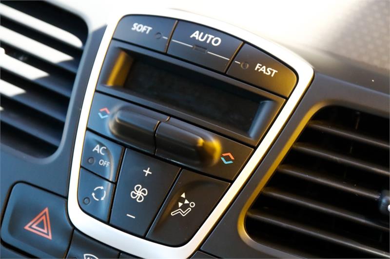2010 RENAULT LAGUNA III B91 PRIVILEGE SPORTS AUTOMATIC HATCHBACK