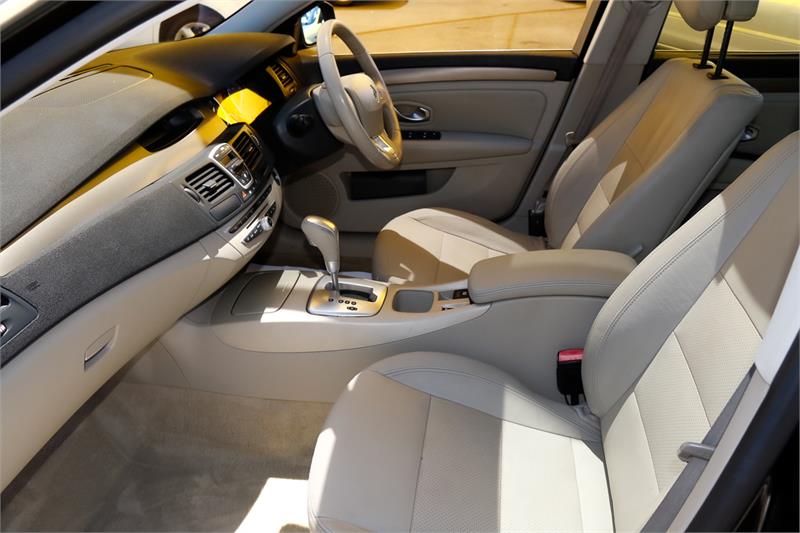 2010 RENAULT LAGUNA III B91 PRIVILEGE SPORTS AUTOMATIC HATCHBACK