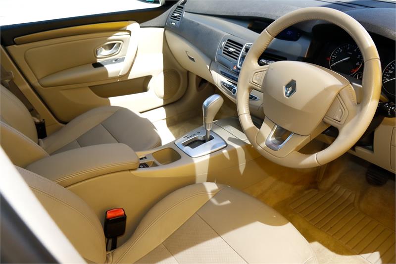 2010 RENAULT LAGUNA III B91 PRIVILEGE SPORTS AUTOMATIC HATCHBACK