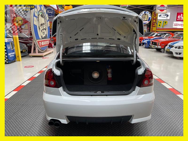 2003 HOLDEN COMMODORE VY SS 6 SP MANUAL 4D SEDAN