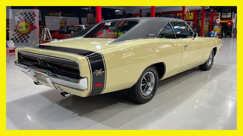 1969 DODGE CHARGER R/T AUTO 2D HARDTOP