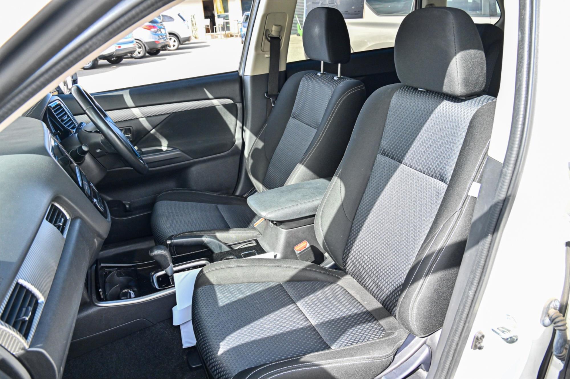 2017 MITSUBISHI OUTLANDER ZL LS CONSTANTLY VARIABLE TRANSMISSION WAGON