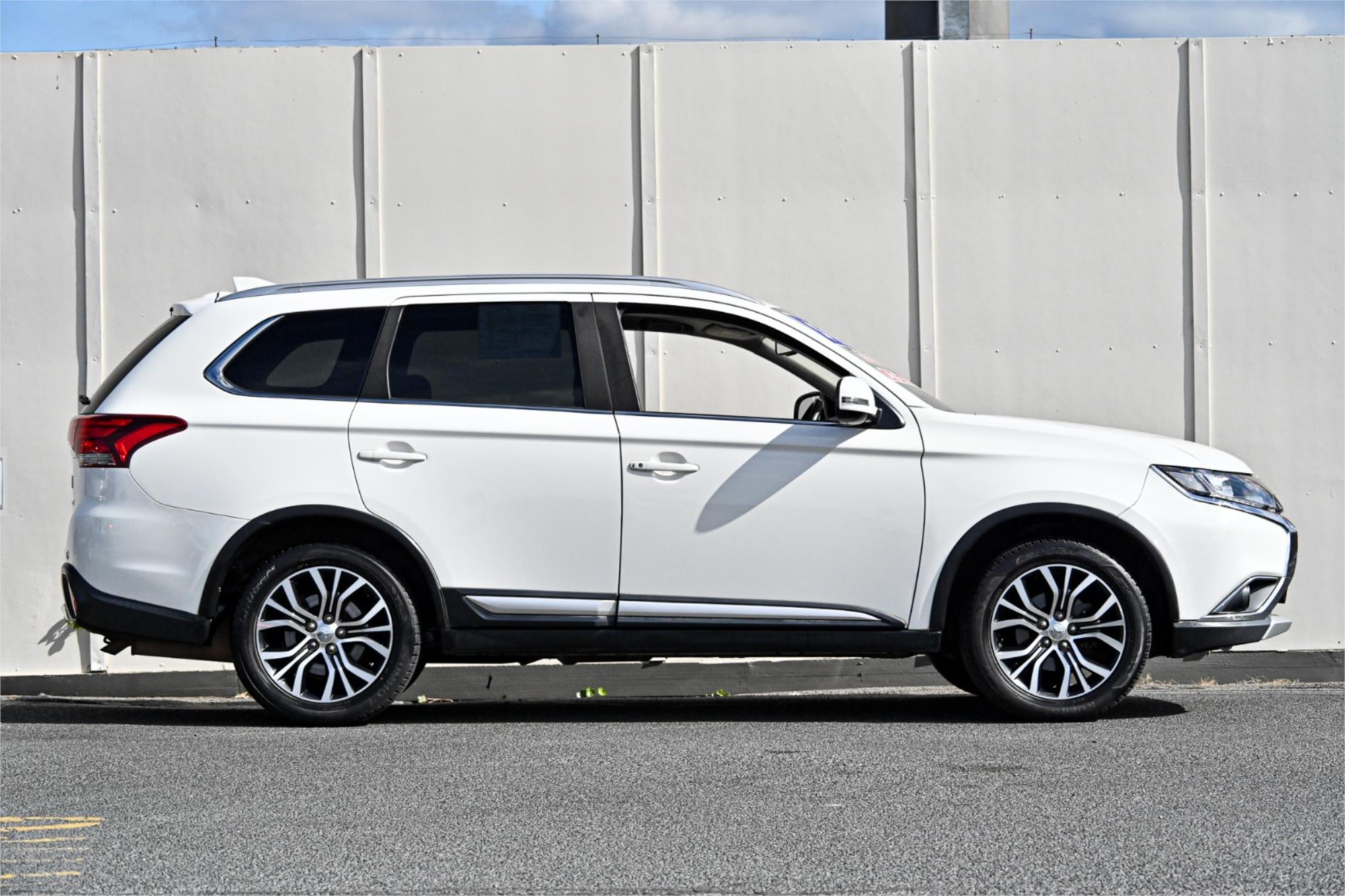 2017 MITSUBISHI OUTLANDER ZL LS CONSTANTLY VARIABLE TRANSMISSION WAGON