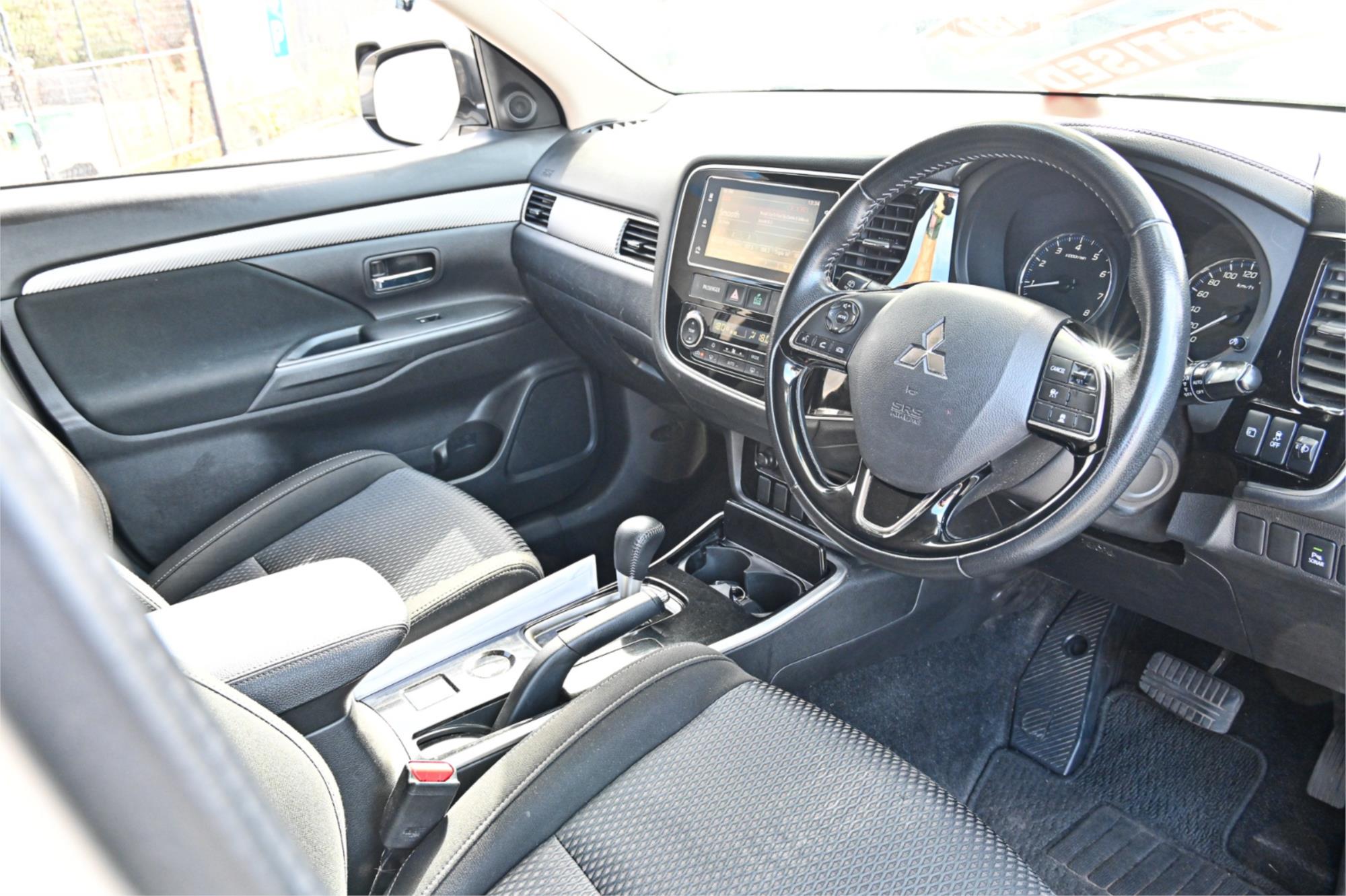 2017 MITSUBISHI OUTLANDER ZL LS CONSTANTLY VARIABLE TRANSMISSION WAGON