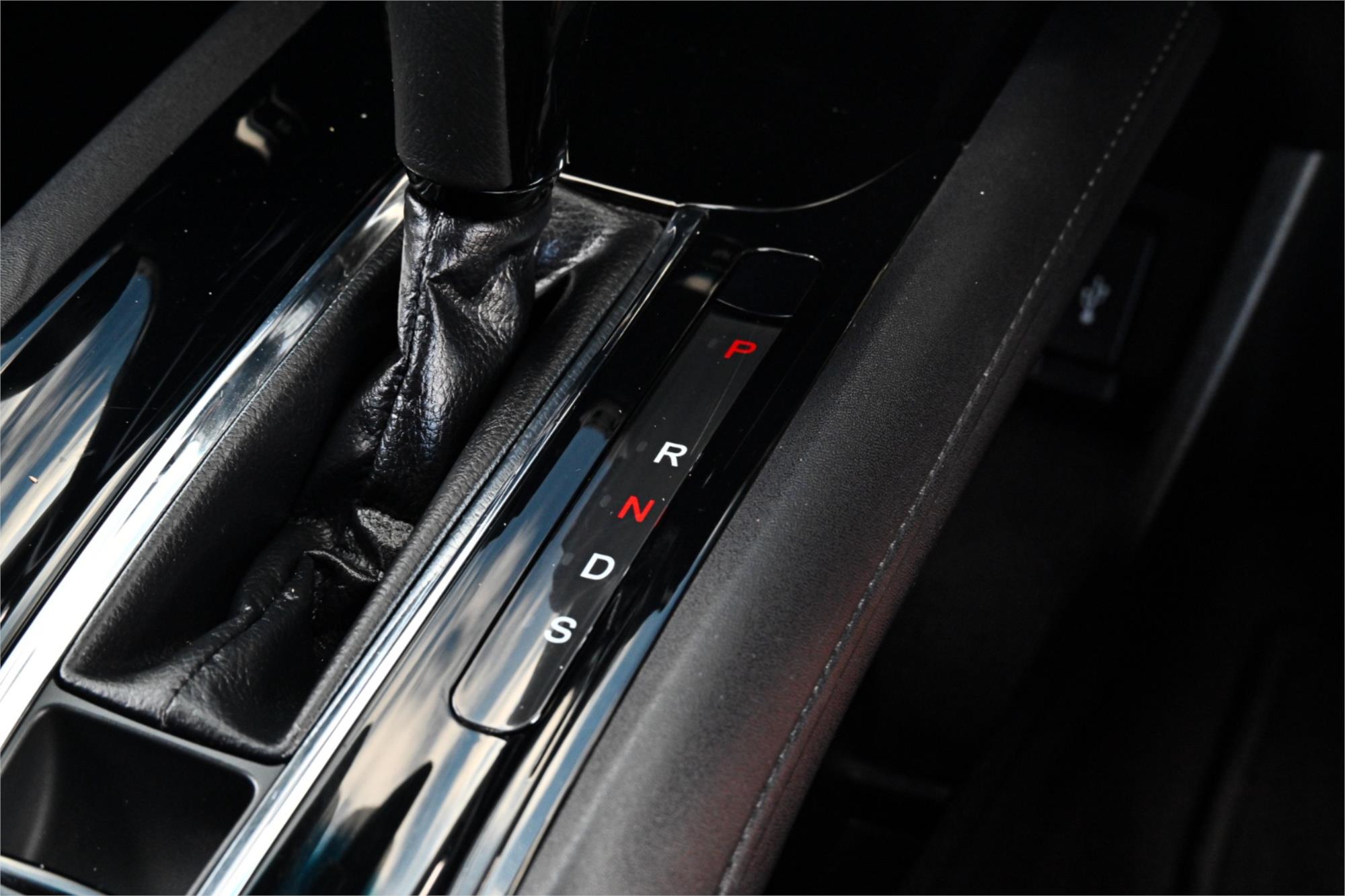 2017 HONDA HR-V VTI-L CONSTANTLY VARIABLE TRANSMISSION WAGON