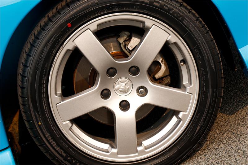2005 HOLDEN COMMODORE VZ SV6 SPORTS AUTOMATIC SEDAN