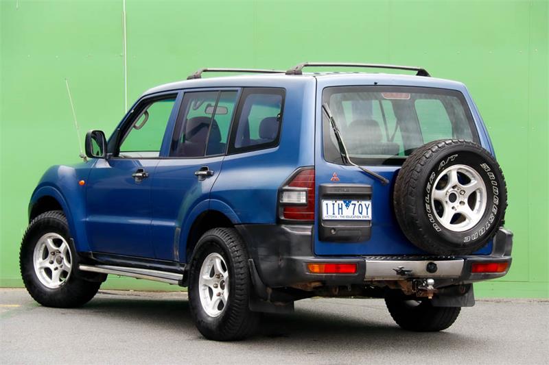 2000 MITSUBISHI PAJERO NM GLX MANUAL WAGON