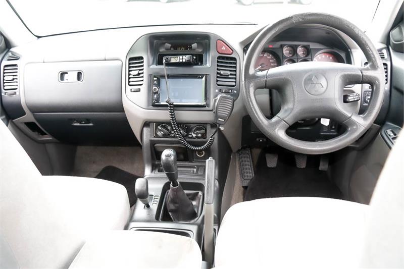 2000 MITSUBISHI PAJERO NM GLX MANUAL WAGON
