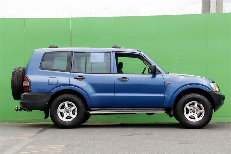 2000 MITSUBISHI PAJERO NM GLX MANUAL WAGON
