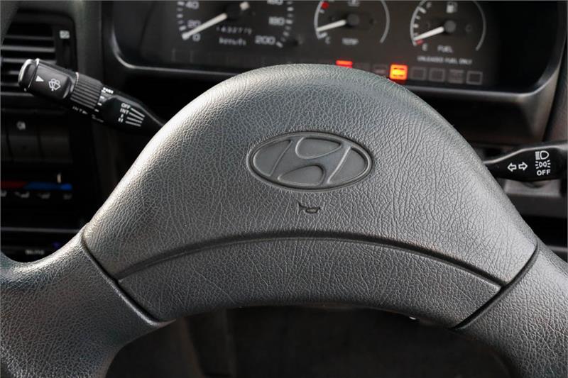 1994 HYUNDAI EXCEL X2 GLS AUTOMATIC SEDAN