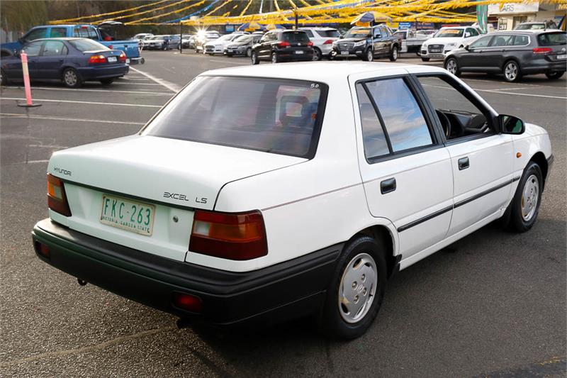 1994 HYUNDAI EXCEL X2 GLS AUTOMATIC SEDAN