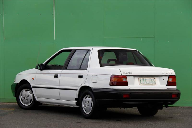 1994 HYUNDAI EXCEL X2 GLS AUTOMATIC SEDAN