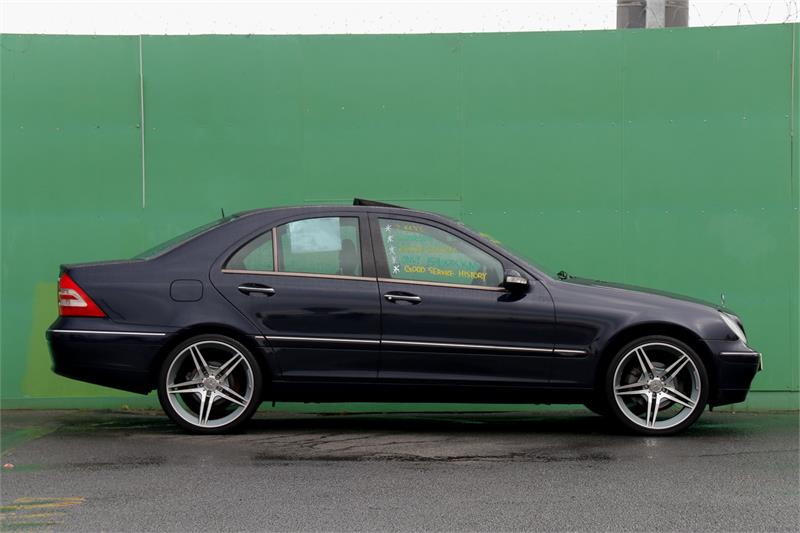 2002 MERCEDES-BENZ C-CLASS W203 C200 KOMPRESSOR SPORTS AUTOMATIC SEDAN