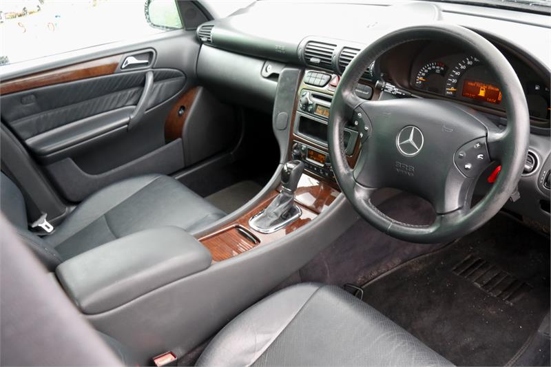 2002 MERCEDES-BENZ C-CLASS W203 C200 KOMPRESSOR SPORTS AUTOMATIC SEDAN