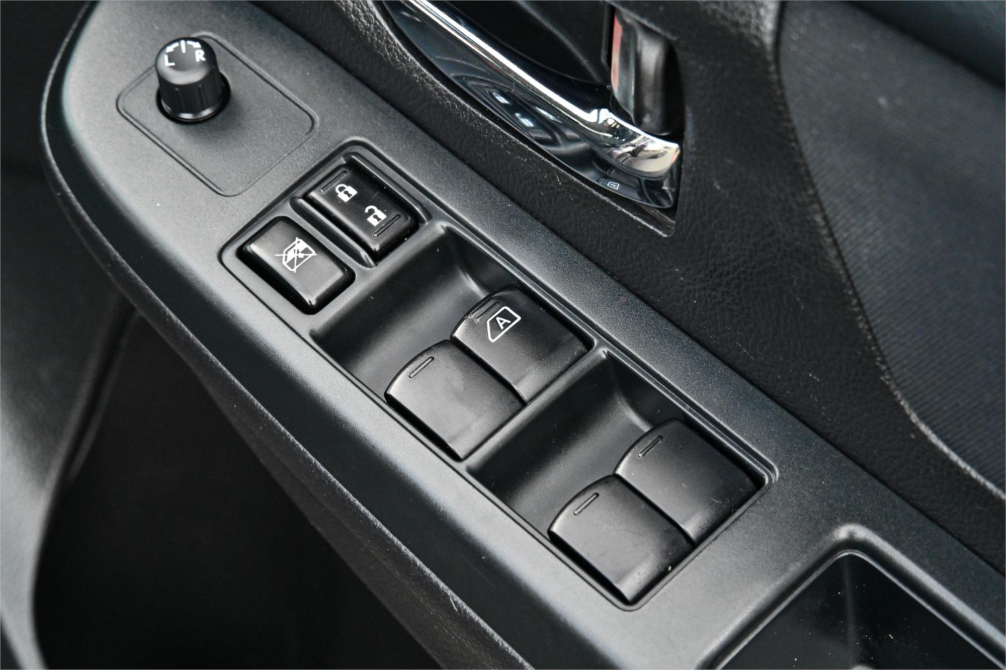 2013 SUBARU XV G4X 2.0I-L CONSTANTLY VARIABLE TRANSMISSION HATCHBACK