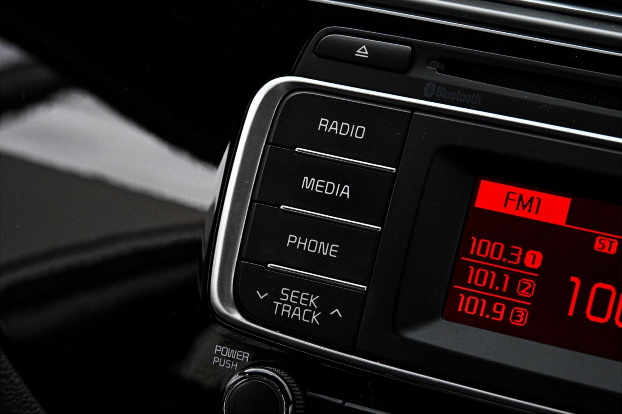 2015 KIA RIO UB MY15 S PREMIUM 4 SP MANUAL 5D HATCHBACK