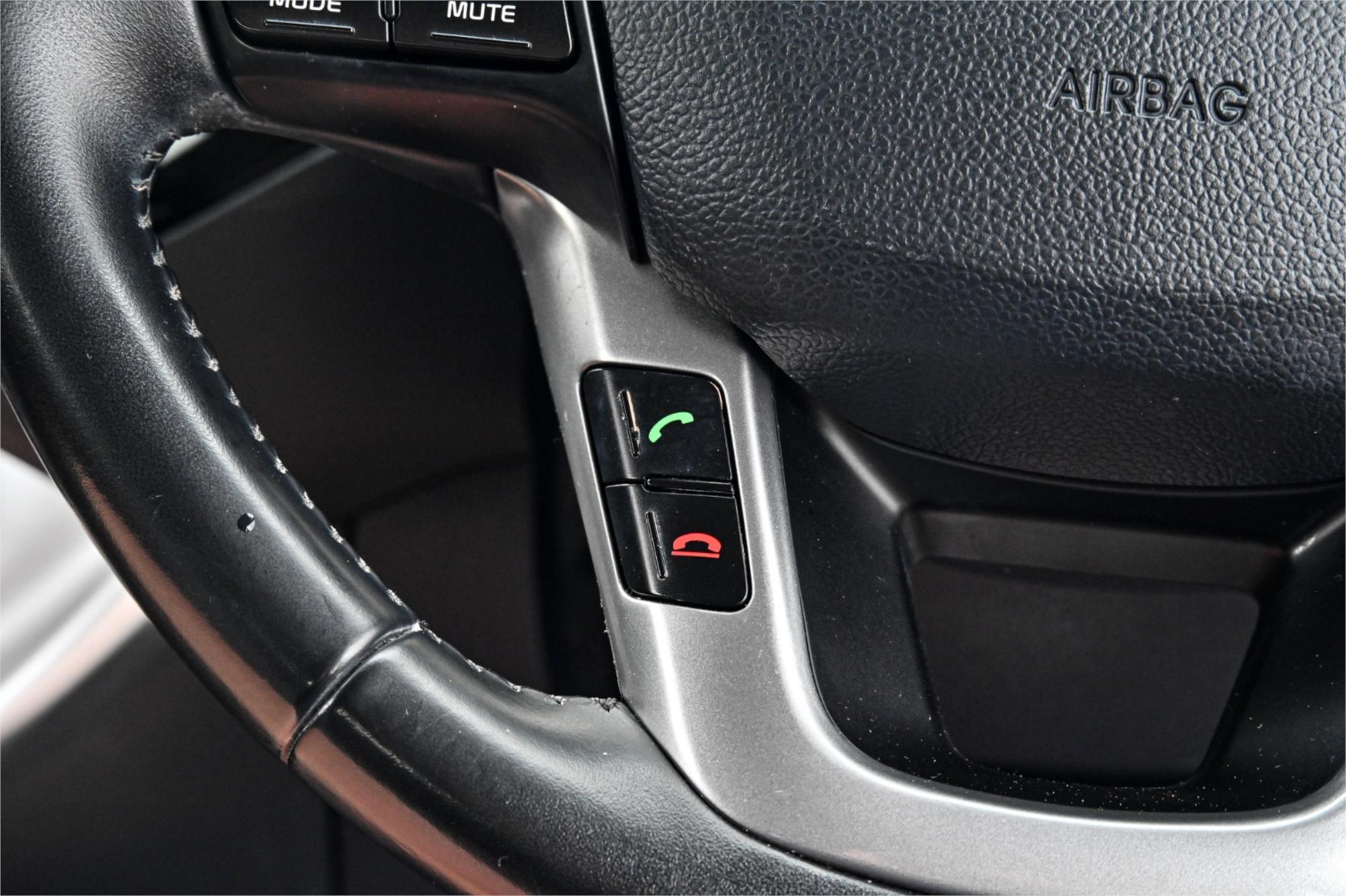 2015 KIA RIO UB MY15 S PREMIUM 4 SP MANUAL 5D HATCHBACK