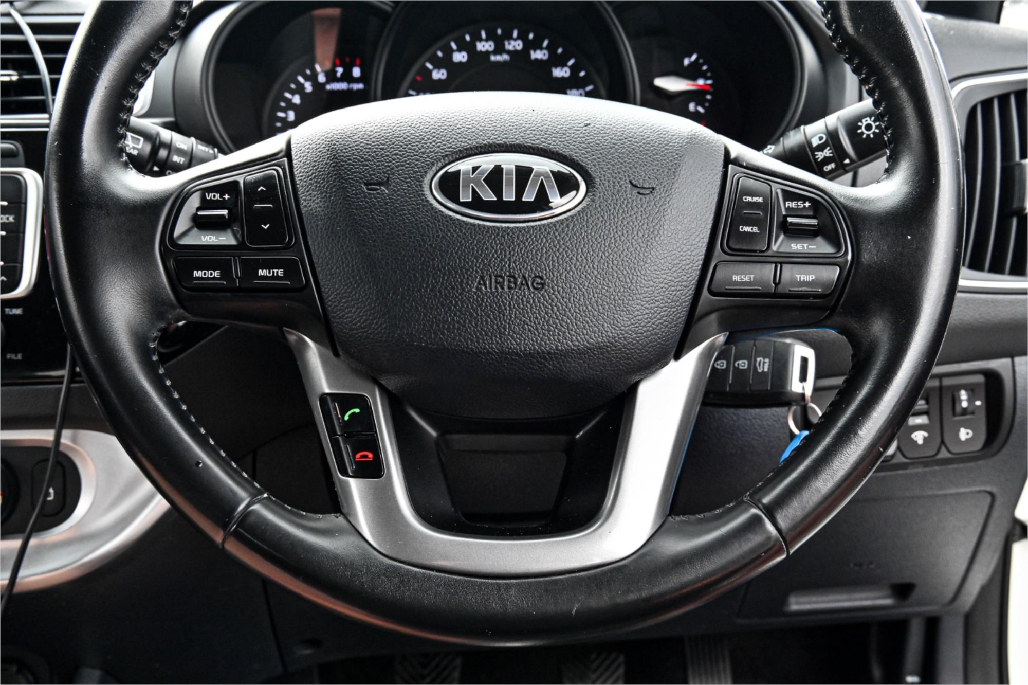 2015 KIA RIO UB MY15 S PREMIUM 4 SP MANUAL 5D HATCHBACK