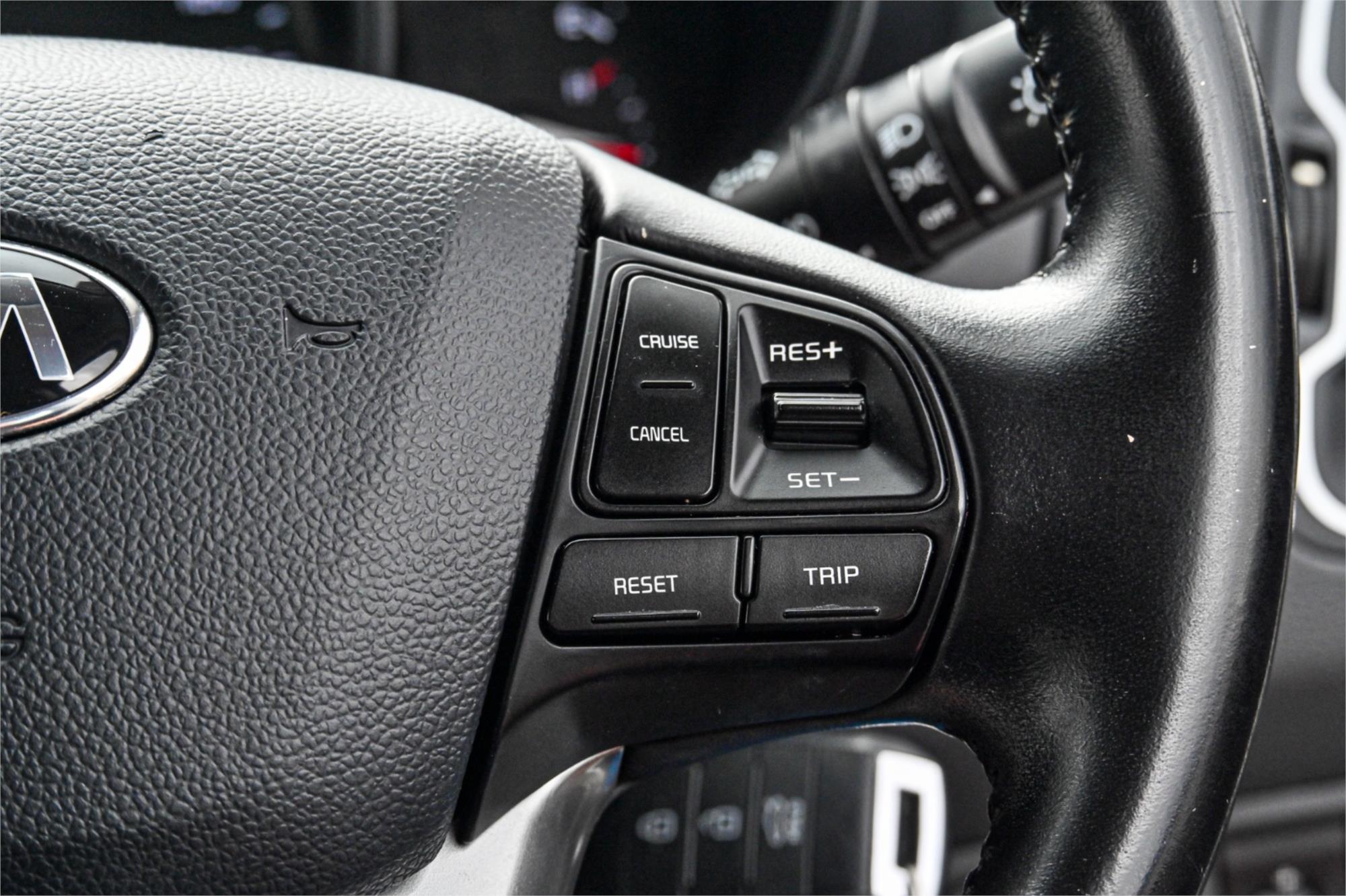 2015 KIA RIO UB MY15 S PREMIUM 4 SP MANUAL 5D HATCHBACK