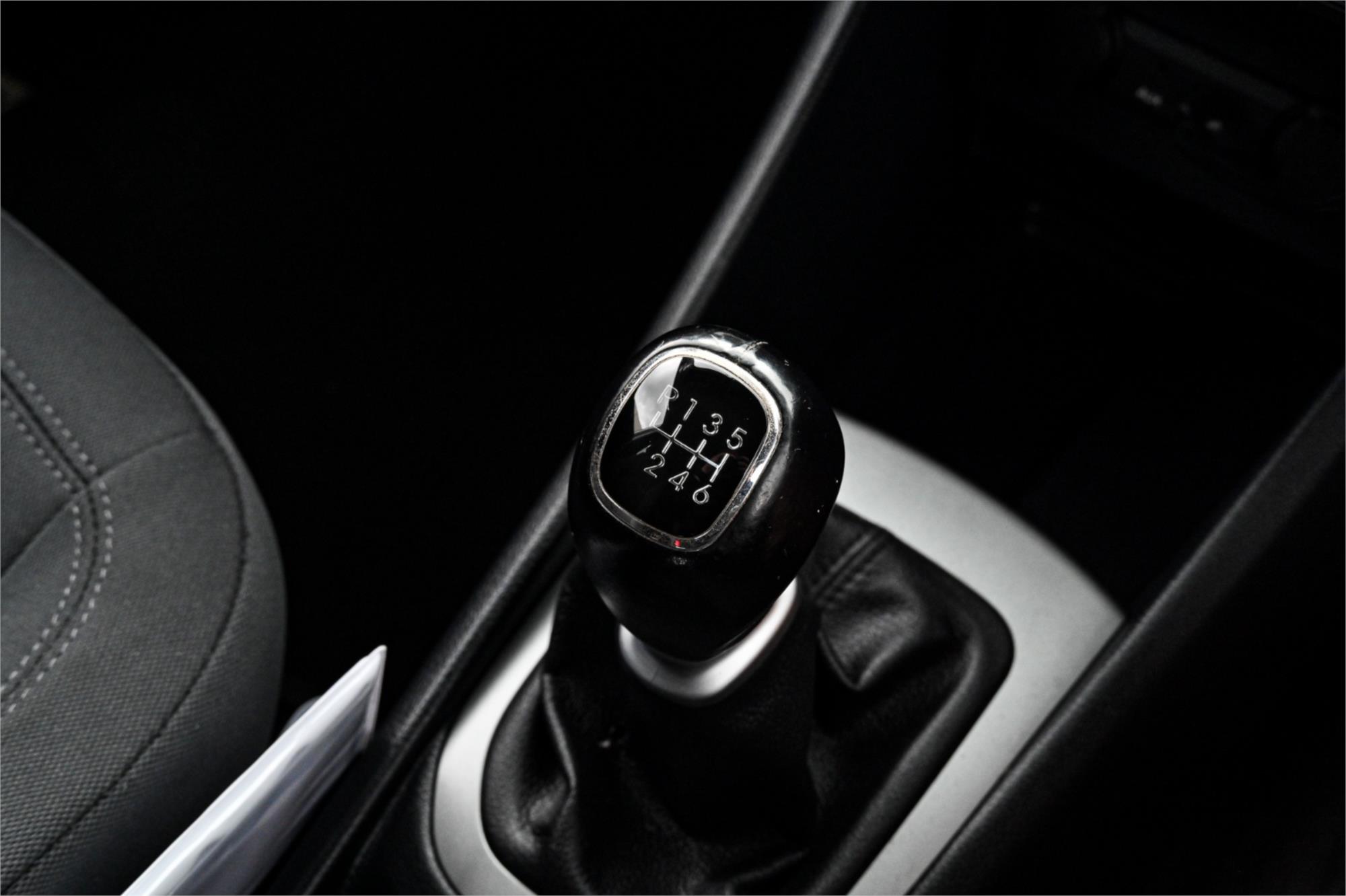 2015 KIA RIO UB MY15 S PREMIUM 4 SP MANUAL 5D HATCHBACK