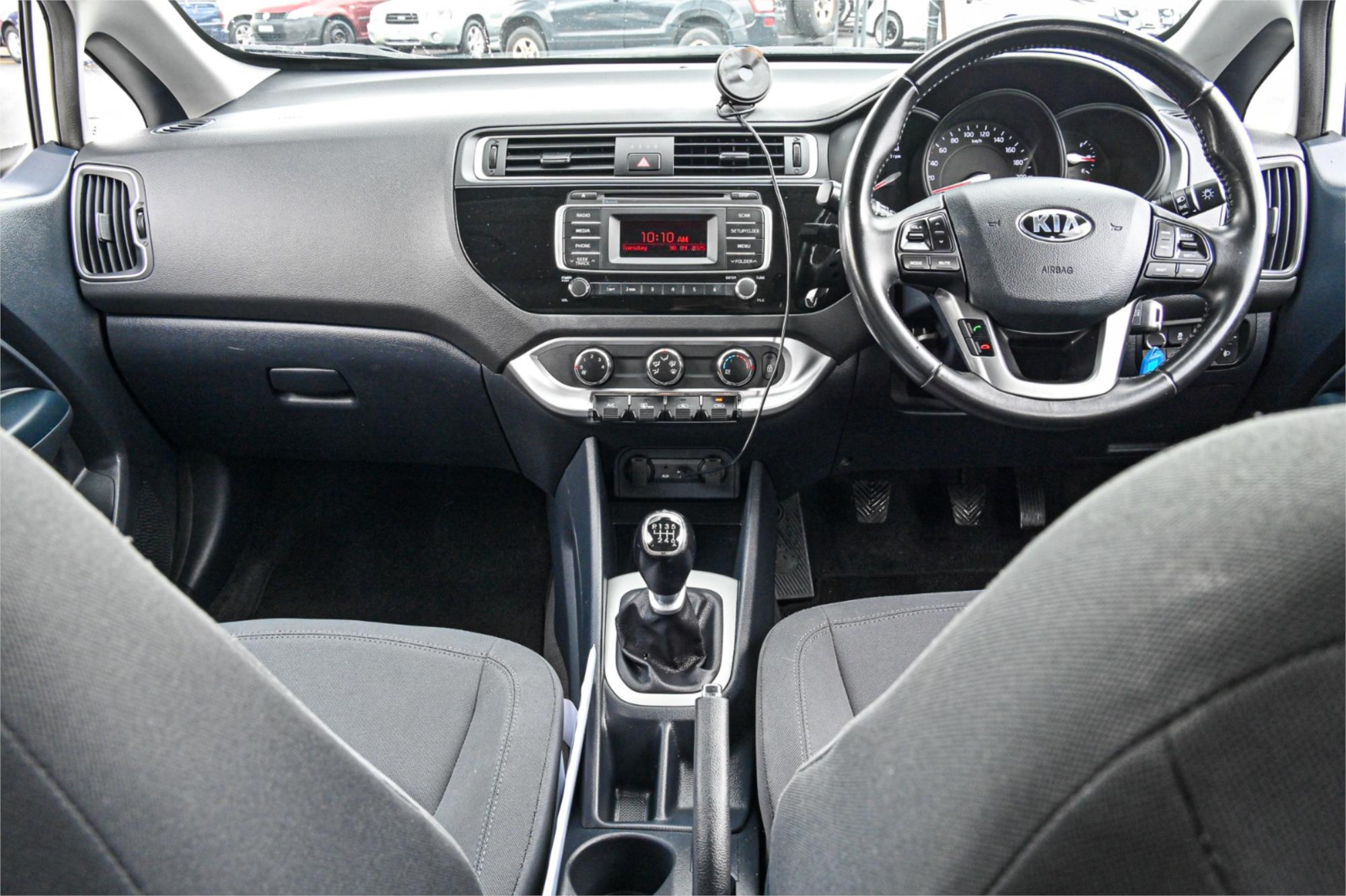 2015 KIA RIO UB MY15 S PREMIUM 4 SP MANUAL 5D HATCHBACK