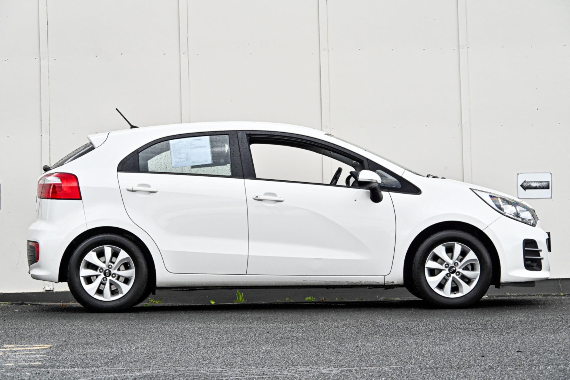 2015 KIA RIO UB MY15 S PREMIUM 4 SP MANUAL 5D HATCHBACK