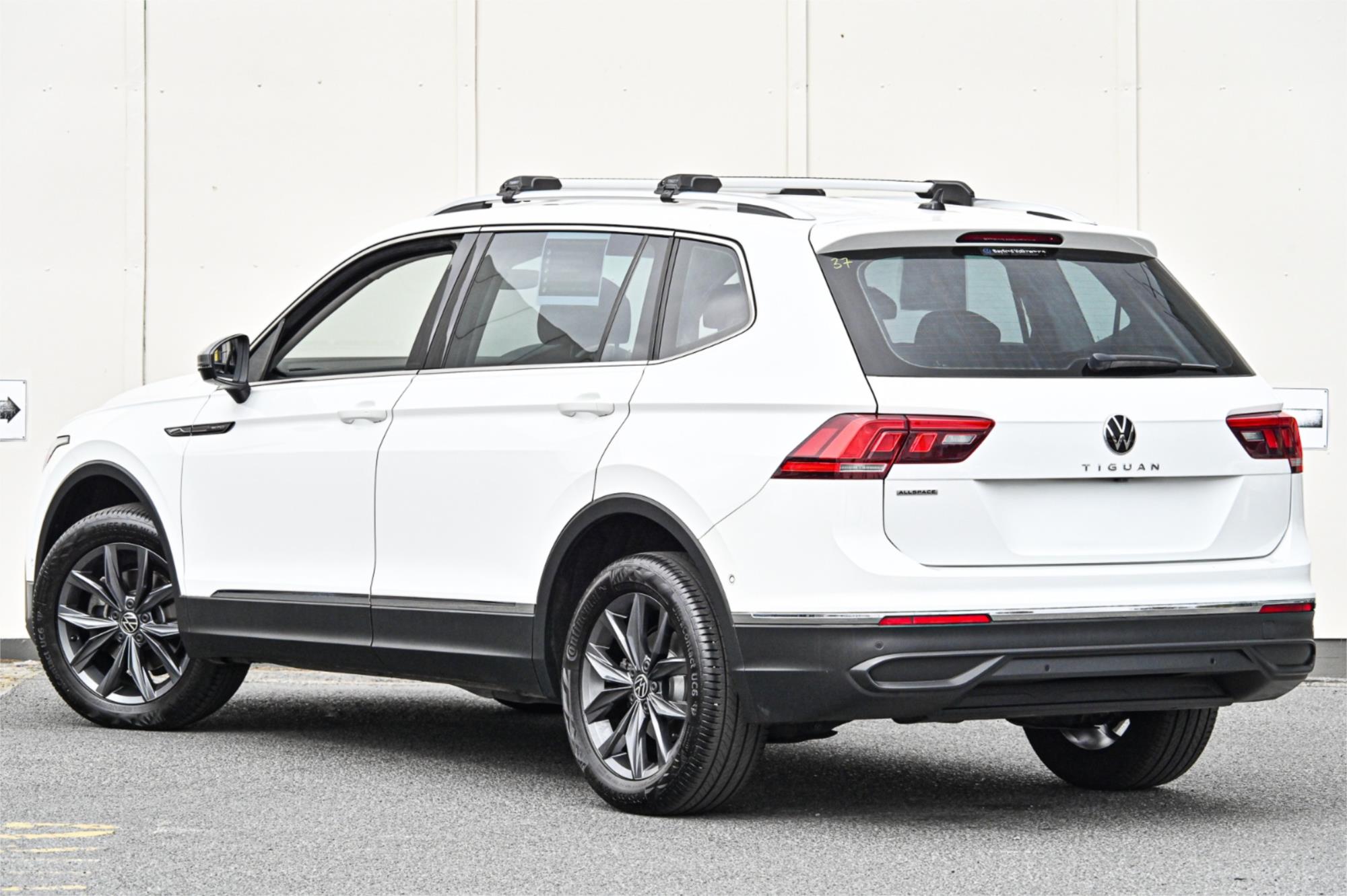 2022 VOLKSWAGEN TIGUAN 5NA MY22 110TSI LIFE 6 SP AUTO DIRECT SHIFT 4D WAGON