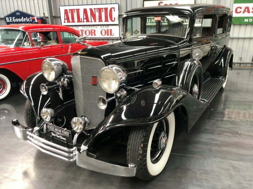 1933 CADILLAC 370C V-12 3 SP MANUAL 4D LIMOUSINE