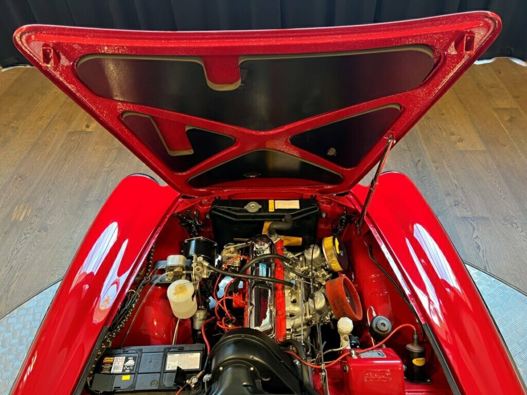 1965 VOLVO P1800 S 4 SP MANUAL 2D COUPE