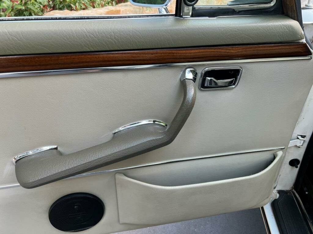 1970 MERCEDES-BENZ 300 SEL 3.5 3 SP AUTOMATIC 4D SEDAN