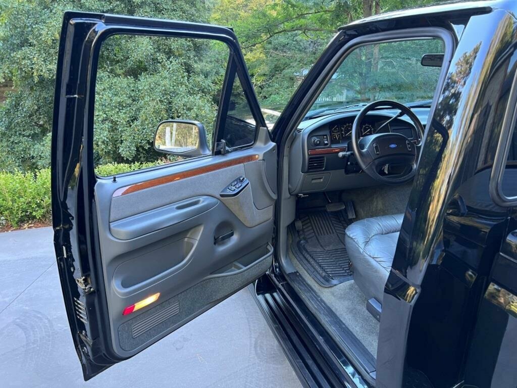 1993 FORD F150 FLARESIDE 3 SP AUTOMATIC 2D UTILITY
