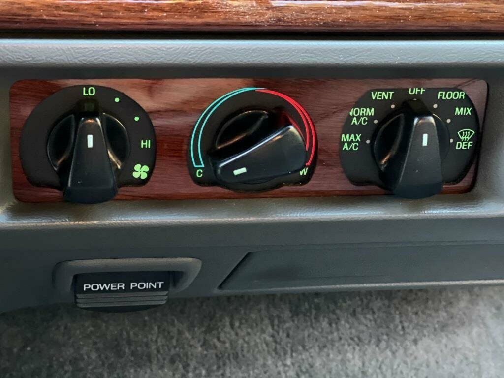1993 FORD F150 FLARESIDE 3 SP AUTOMATIC 2D UTILITY
