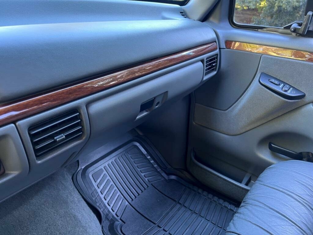 1993 FORD F150 FLARESIDE 3 SP AUTOMATIC 2D UTILITY
