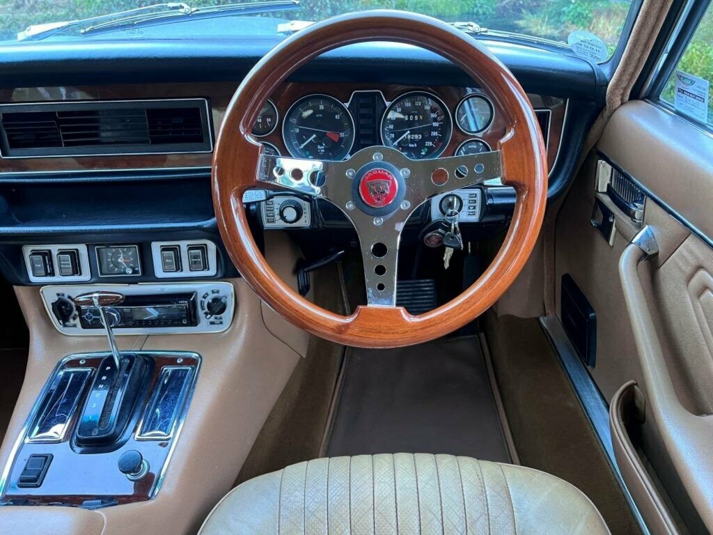 1975 JAGUAR XJ6 SERIES II L 4.2 3 SP AUTOMATIC 4D SEDAN