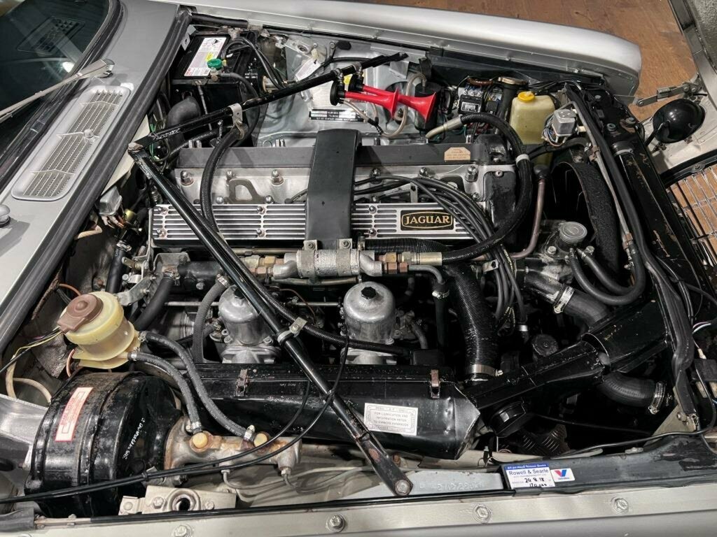 1975 JAGUAR XJ6 SERIES II L 4.2 3 SP AUTOMATIC 4D SEDAN