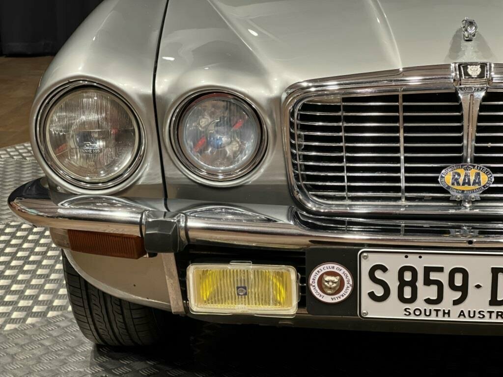 1975 JAGUAR XJ6 SERIES II L 4.2 3 SP AUTOMATIC 4D SEDAN