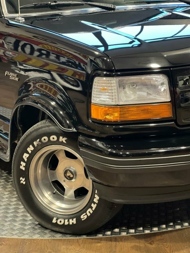 1993 FORD F150 FLARESIDE 4 SP AUTOMATIC 2D UTILITY