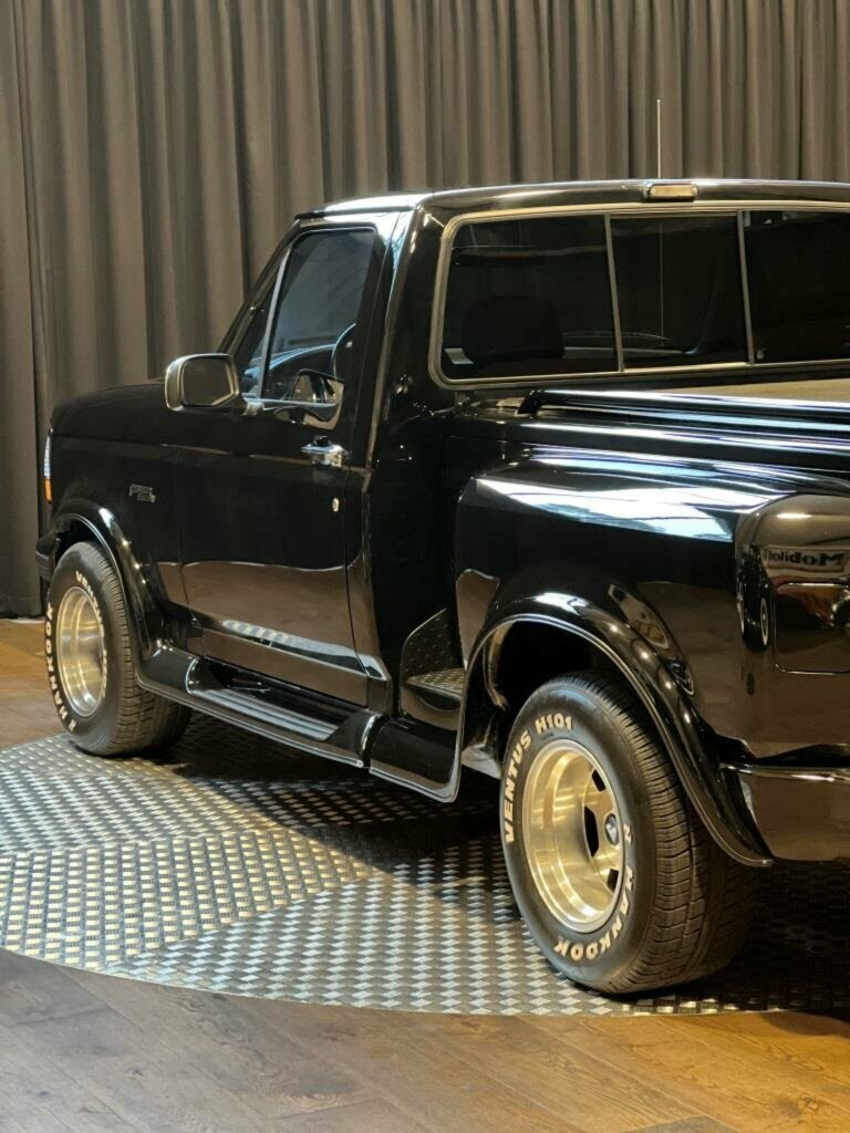 1993 FORD F150 FLARESIDE 4 SP AUTOMATIC 2D UTILITY