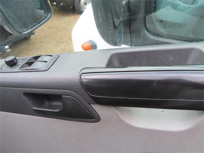 2014 VOLKSWAGEN TRANSPORTER T5 TDI400 MANUAL CAB CHASSIS