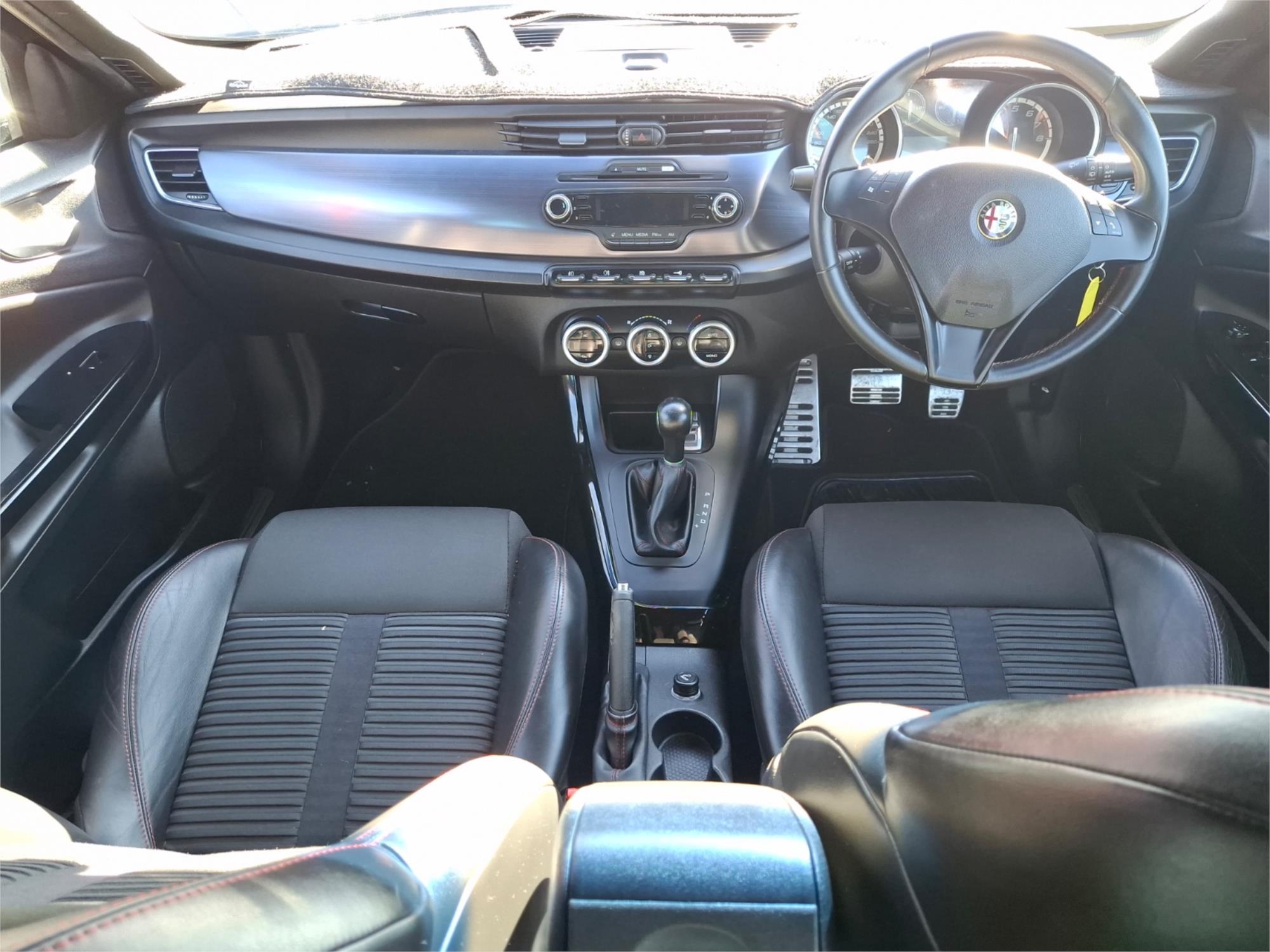2013 ALFA ROMEO GIULIETTA SERIES 0 DISTINCTIVE SPORTS AUTOMATIC DUAL CLUTCH HATCHBACK