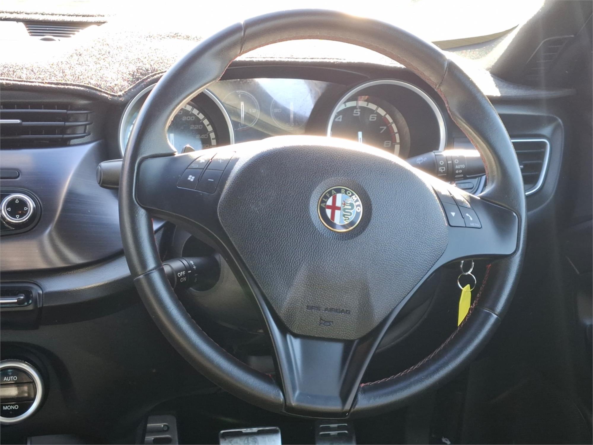 2013 ALFA ROMEO GIULIETTA SERIES 0 DISTINCTIVE SPORTS AUTOMATIC DUAL CLUTCH HATCHBACK