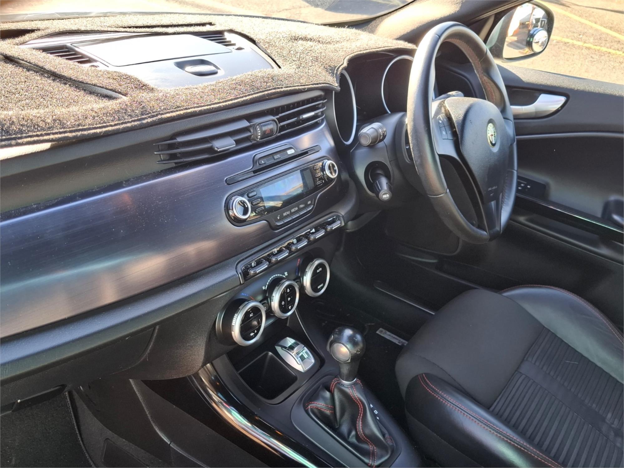 2013 ALFA ROMEO GIULIETTA SERIES 0 DISTINCTIVE SPORTS AUTOMATIC DUAL CLUTCH HATCHBACK