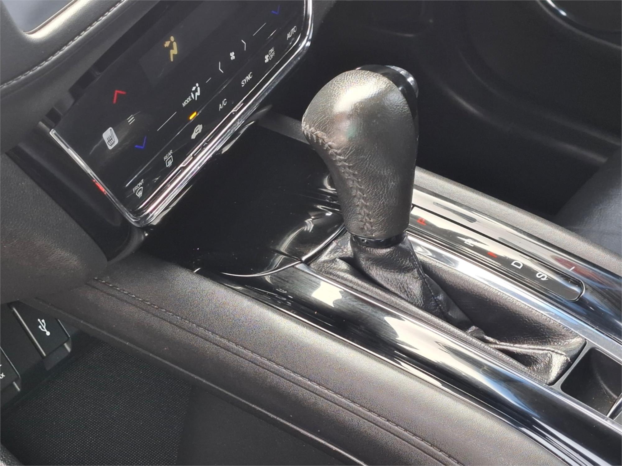 2015 HONDA HR-V VTI-L CONSTANTLY VARIABLE TRANSMISSION WAGON